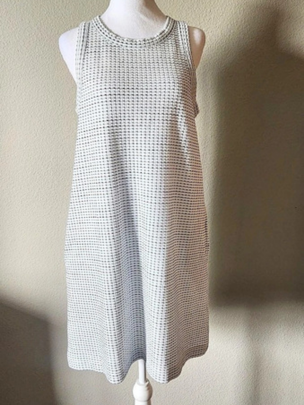 Lou & Grey White And Gray Sleeveless Dress Large Pockets